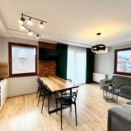 Stylish Apartment Oldtown Riverview Balcony Гданск Екстериор снимка