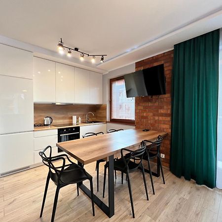 Stylish Apartment Oldtown Riverview Balcony Гданск Екстериор снимка
