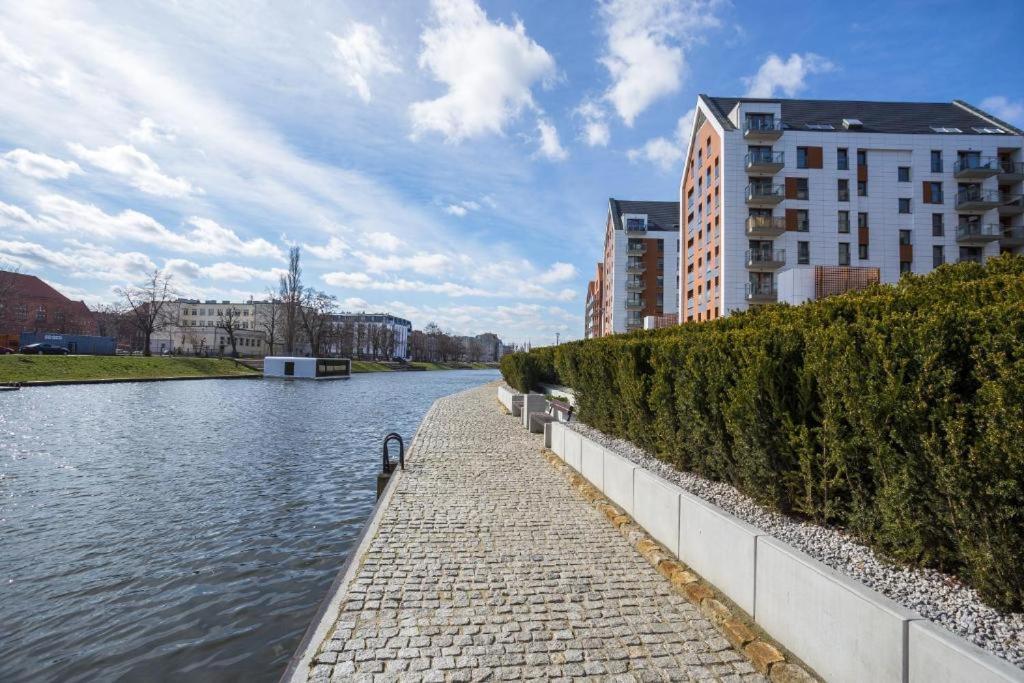 Stylish Apartment Oldtown Riverview Balcony Гданск Екстериор снимка