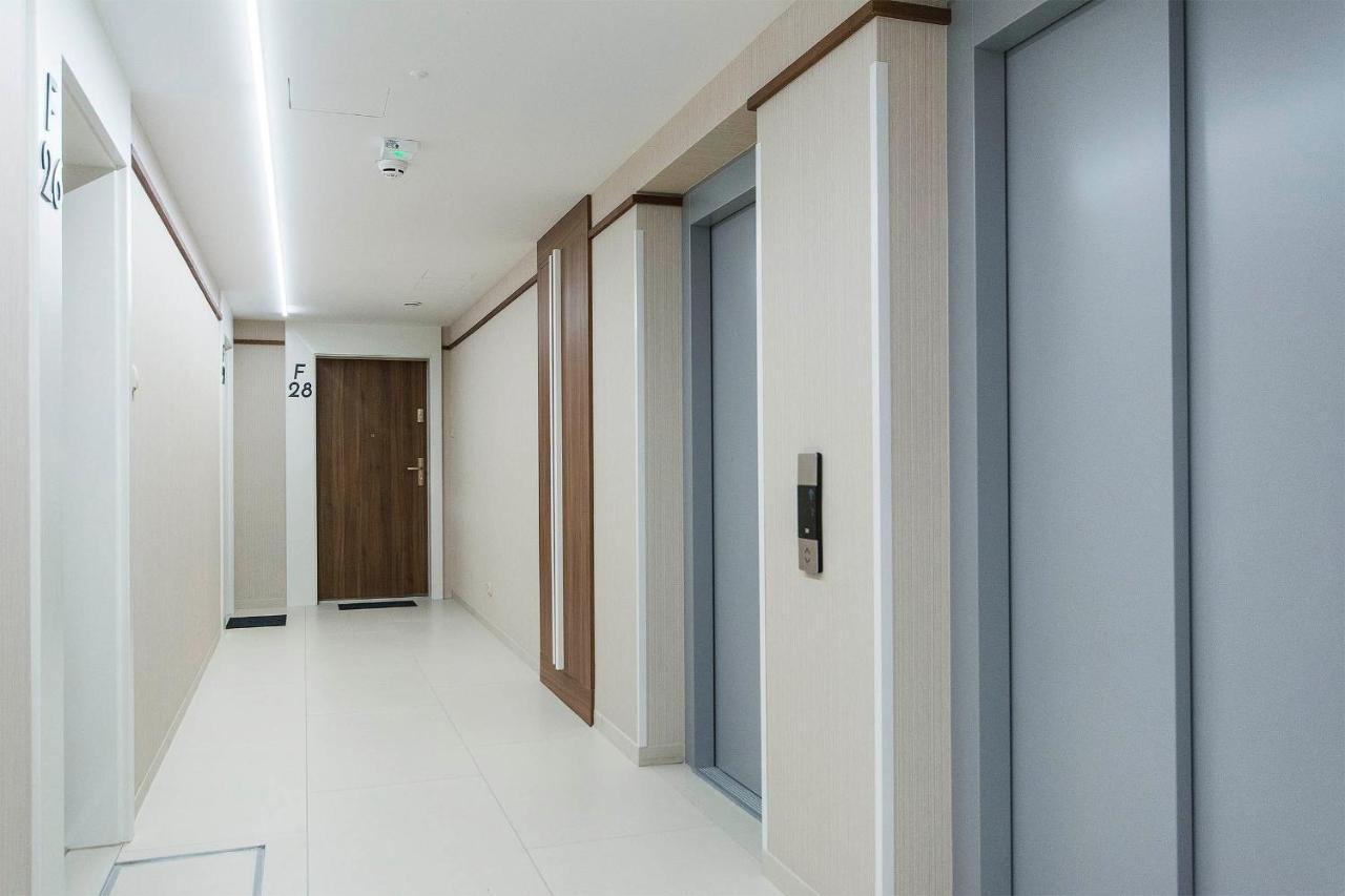 Stylish Apartment Oldtown Riverview Balcony Гданск Екстериор снимка