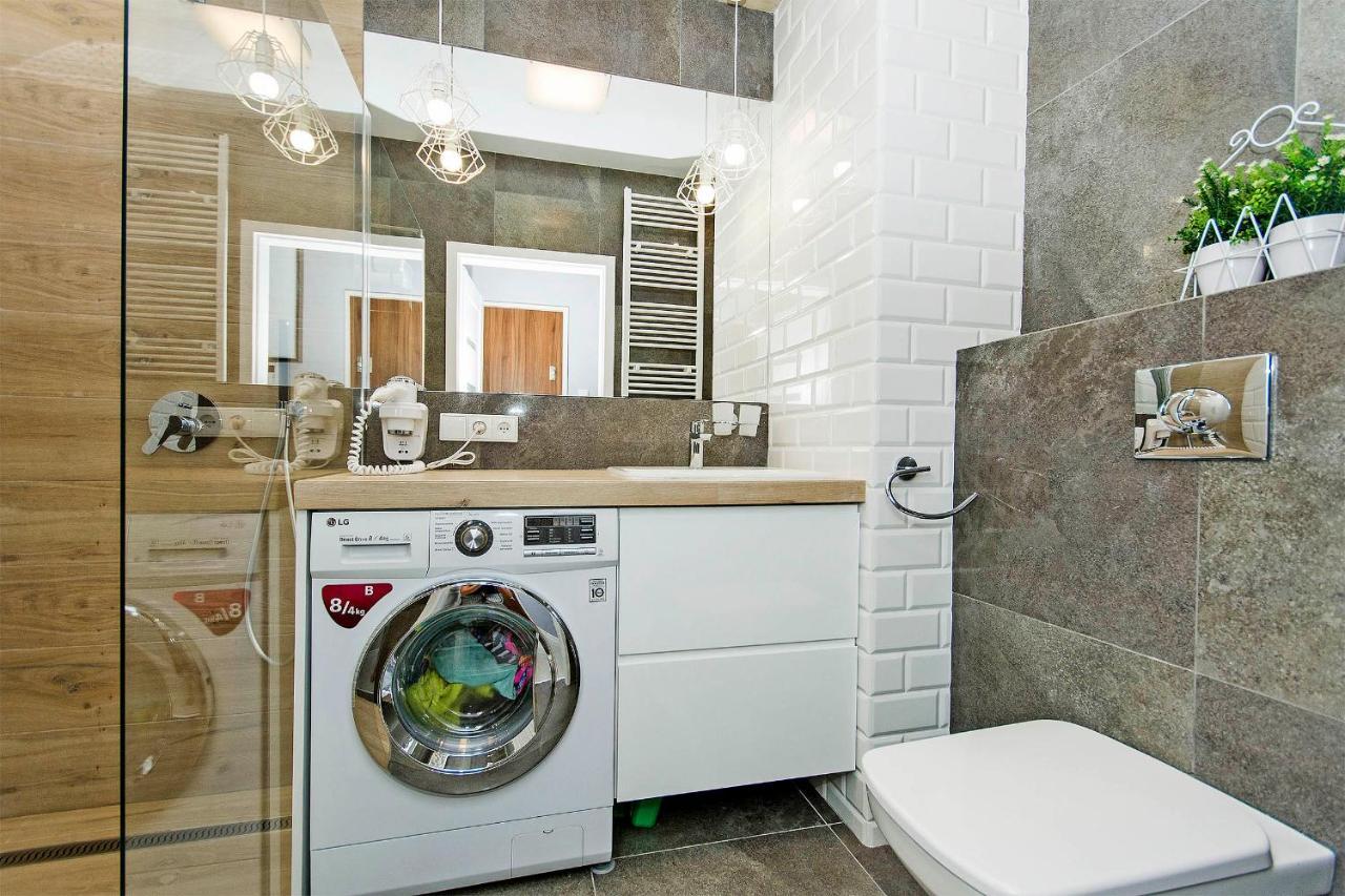 Stylish Apartment Oldtown Riverview Balcony Гданск Екстериор снимка