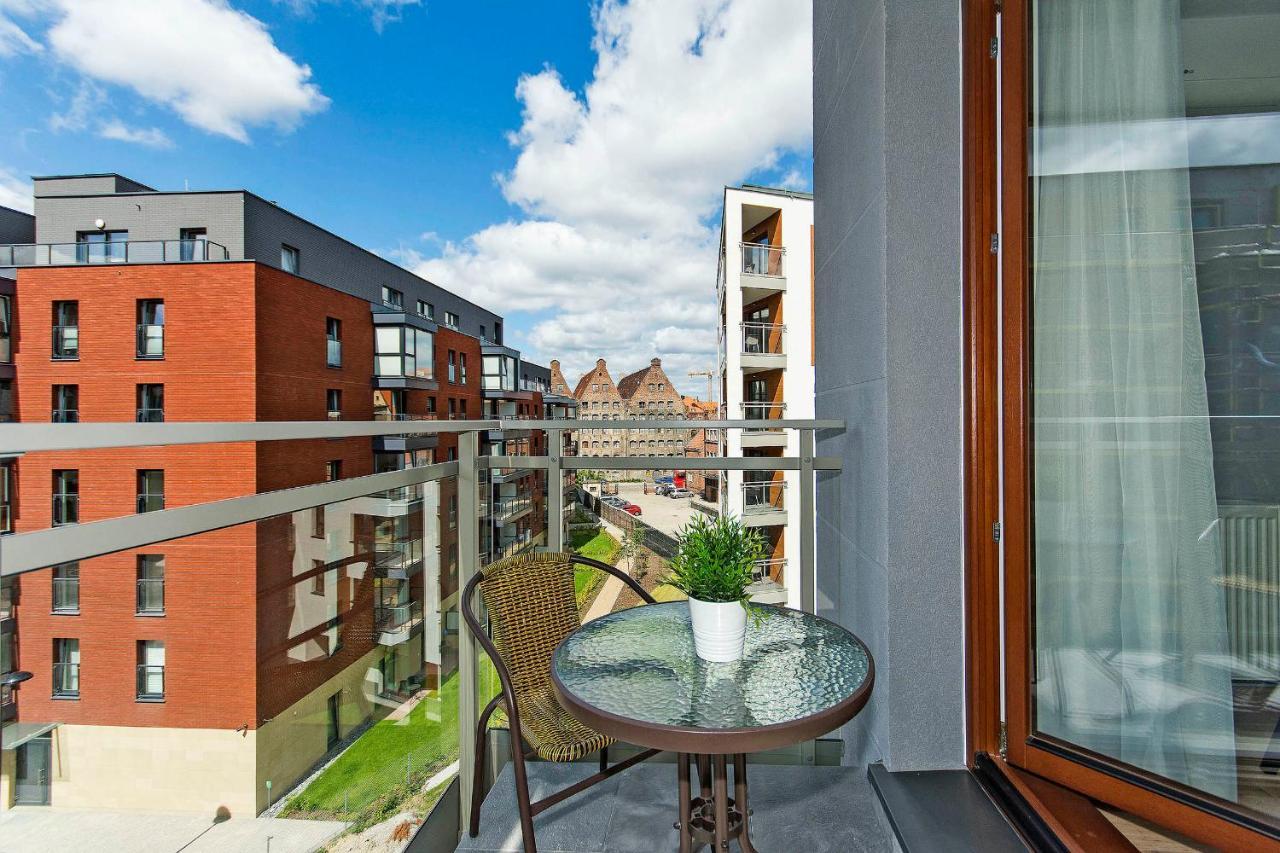 Stylish Apartment Oldtown Riverview Balcony Гданск Екстериор снимка
