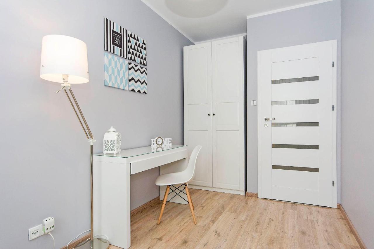Stylish Apartment Oldtown Riverview Balcony Гданск Екстериор снимка