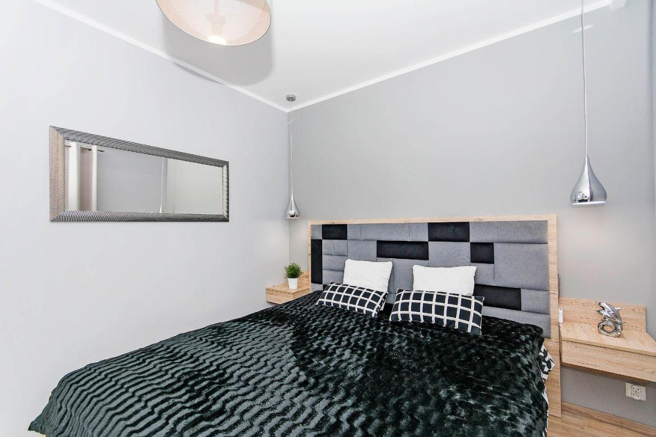 Stylish Apartment Oldtown Riverview Balcony Гданск Екстериор снимка