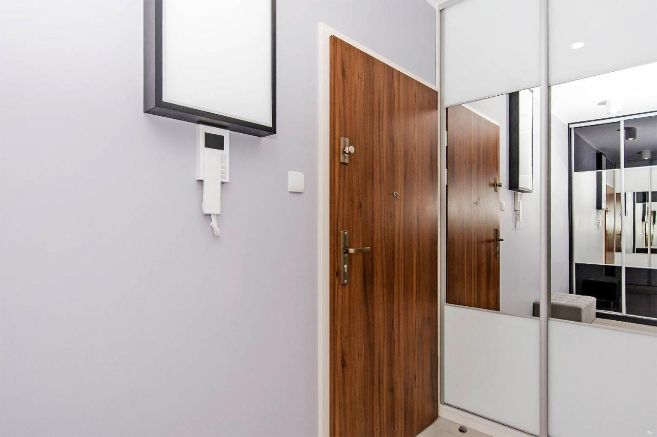 Stylish Apartment Oldtown Riverview Balcony Гданск Екстериор снимка