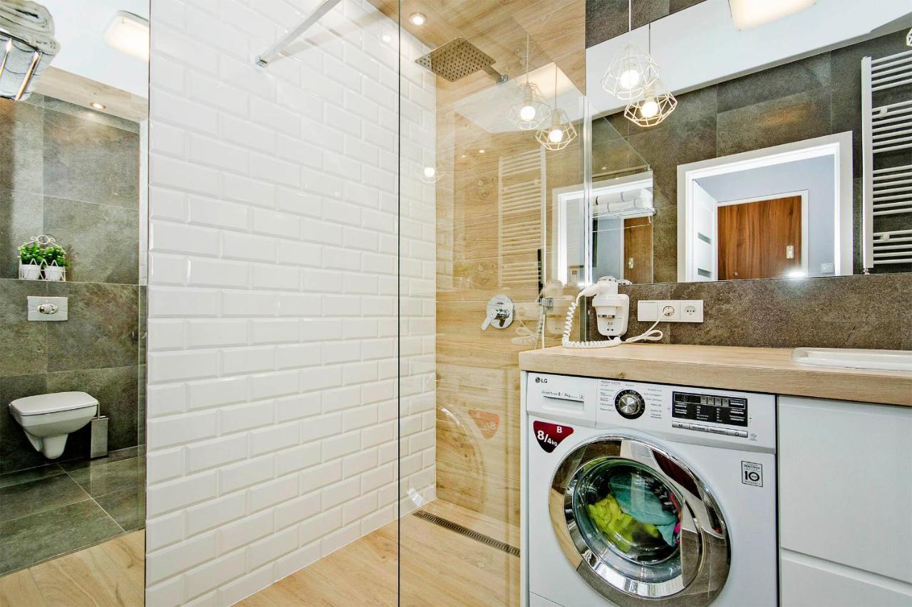 Stylish Apartment Oldtown Riverview Balcony Гданск Екстериор снимка